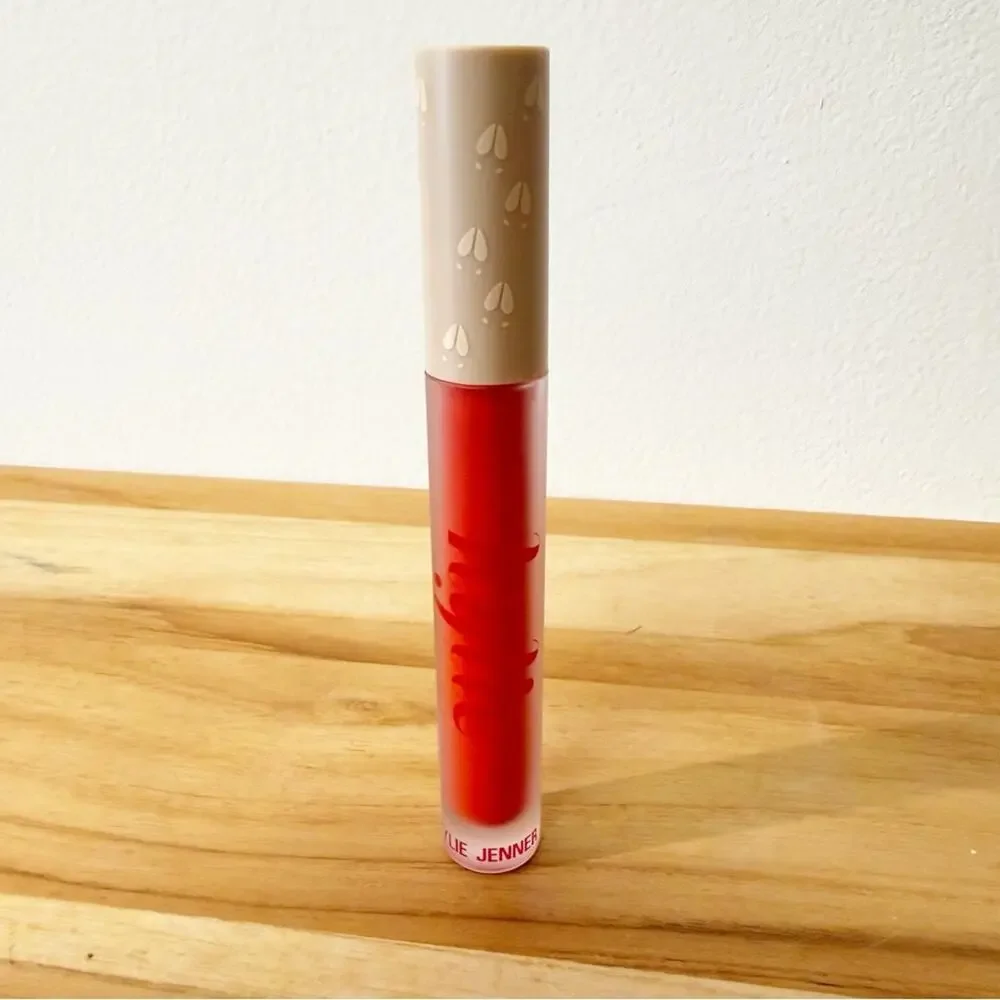 New! KYLIE COSMETICS Matte Liquid Lipstick in Sleigh Bells Ring